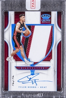 2019-20 Panini Crown Royale Silhouettes #132 Tyler Herro Rookie Patch Autograph (#1/1) - Panini Encased 